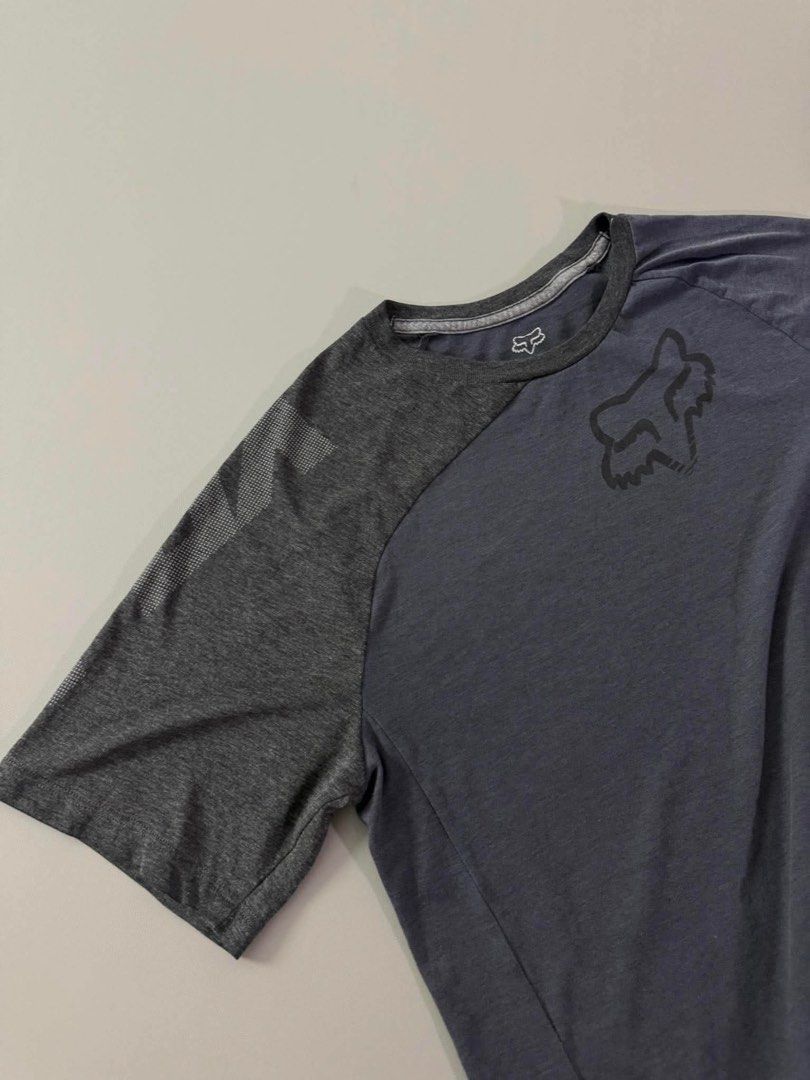 FOX (Category: Activewear) located in Guagua. Submitted by sweetboyy (Listing ID 1460536757, Image 3). Description: FOX EXCELLENT CONDITION / NO ISSUE SIZE MEDIUM ON TAG / DIMES L28 W21.