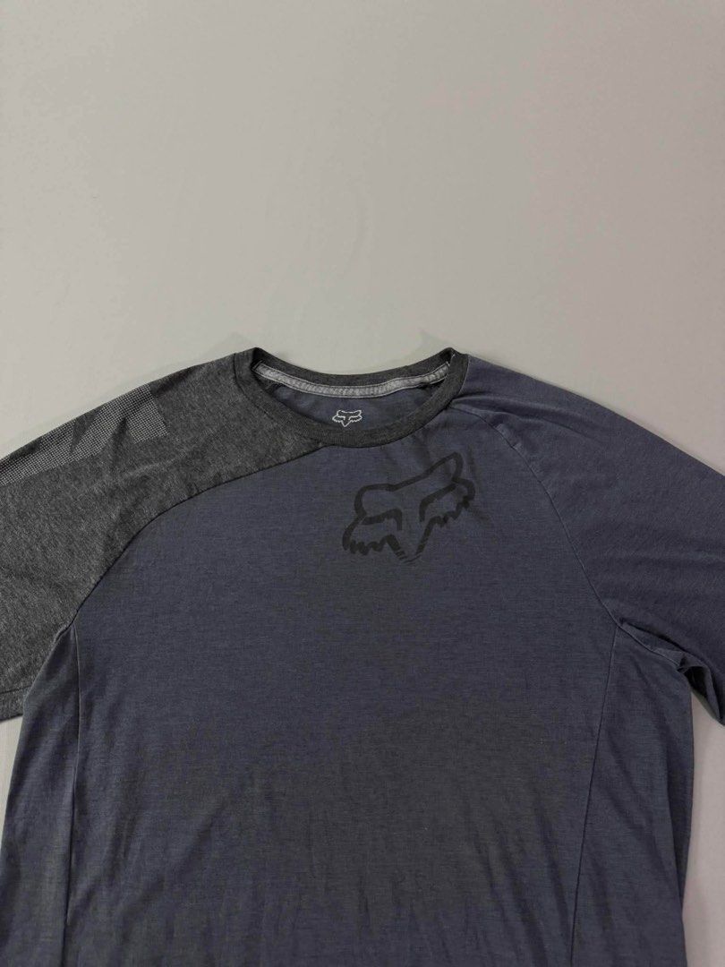 FOX (Category: Activewear) located in Guagua. Submitted by sweetboyy (Listing ID 1460536757, Image 2). Description: FOX EXCELLENT CONDITION / NO ISSUE SIZE MEDIUM ON TAG / DIMES L28 W21.