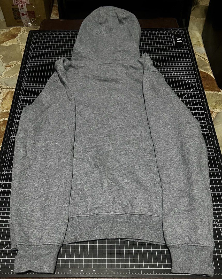 Fox Hoodie (Category: Coats, Jackets and Outerwear) located in Meycauayan. Submitted by trinidad_trading (Listing ID 1460624187, Image 3). Description: Fox Hoodie Size Small Dimensions 20x26 Condition 9/10 Price 1,500+Shipping Fee.