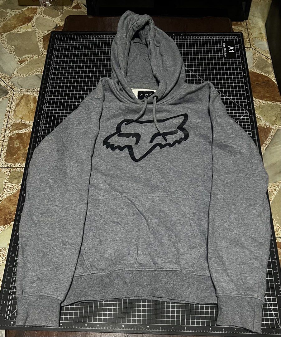 Fox Hoodie (Category: Coats, Jackets and Outerwear) located in Meycauayan. Submitted by trinidad_trading (Listing ID 1460624187, Image 1). Description: Fox Hoodie Size Small Dimensions 20x26 Condition 9/10 Price 1,500+Shipping Fee.