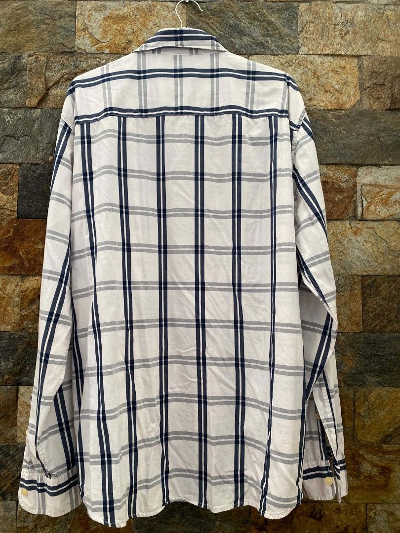Fox Navy Blue White Plaid Long Sleeve (Category: Activewear) located in Manila. Submitted by asiongmx (Listing ID 1460625672, Image 3). Description: Fox Navy Blue White Plaid Long sleeve Size XXL on tag Original Personal item Excellent condition Quezon City area Decluttering Shipping @buyer's expense Lalamove / Jnt.