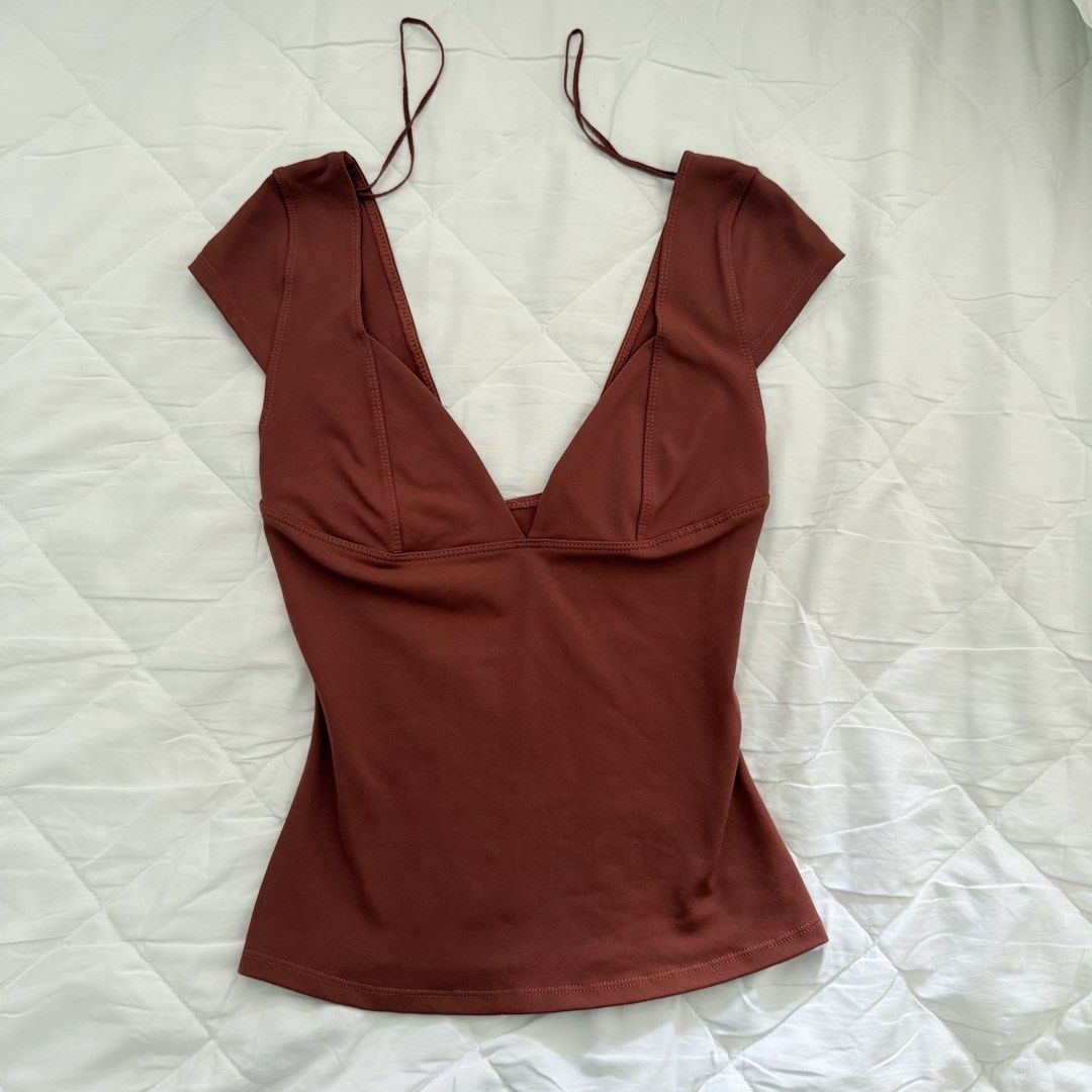Free People Duo Cami Corset (Category: Sleeveless) located in Davao. Submitted by aug_amari (Listing ID 1460538385, Image 1). Description: tag was loose & fell off laundry authentic!! xs! wash tag still there brandy melville helping tag.