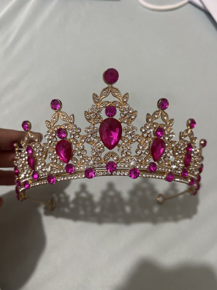 FUSCHIA PINK GEM TIARA (Category: Hair) located in Makati City. Submitted by girlydy (Listing ID 1460601591, Image 1). Description: .