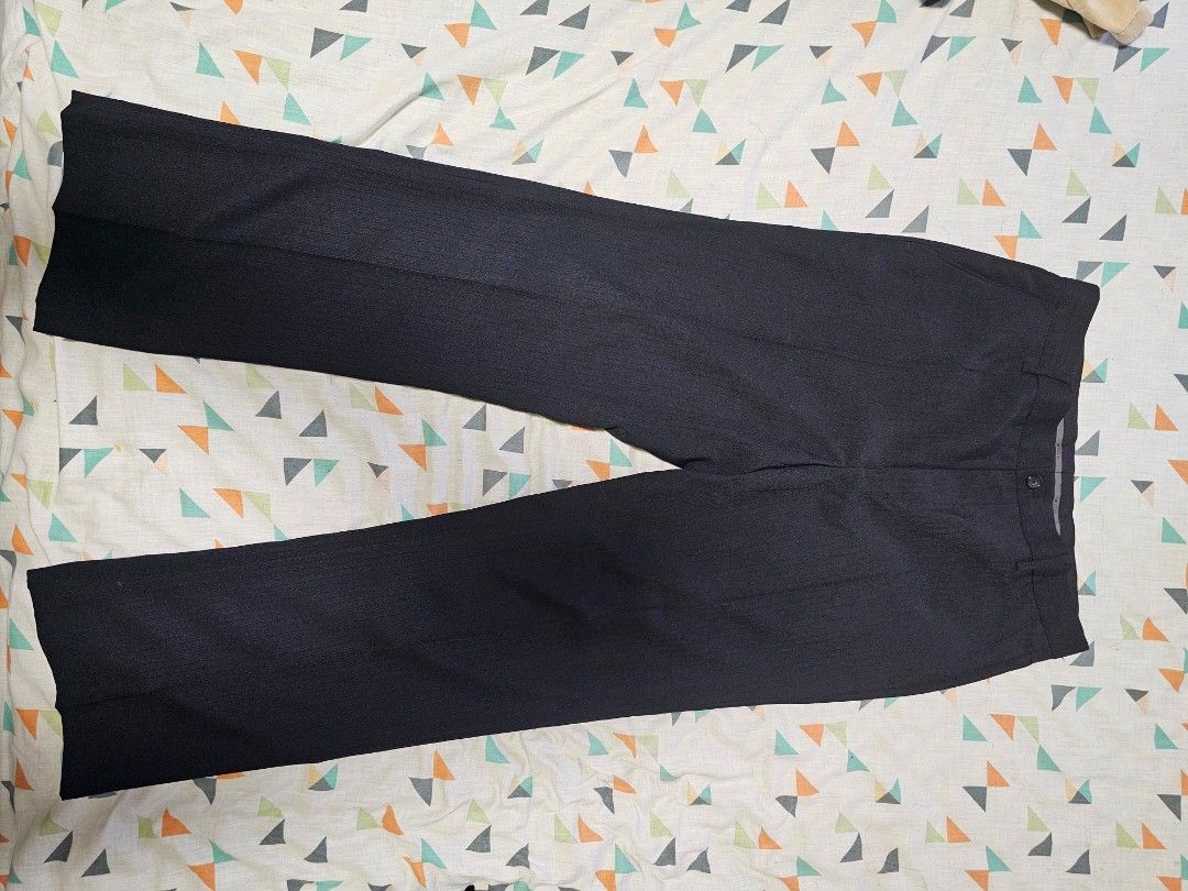 G2000 Black Dress Pants (Category: Chinos) located in Manila. Submitted by ditrik26 (Listing ID 1460526199, Image 2). Description: ​Brand: G2000 Dimensions: 15.5" x 38.5" ​Item: Men's formal dress trousers / suit pants ​Color / Weave: Charcoal grey / dark heathered grey with a subtle vertical micro-ribbed twill texture ​Fit: Regular / Classic straight-leg fit (non-slim cut through thigh and leg opening) ​Front Details: Flat front (creased), belt 