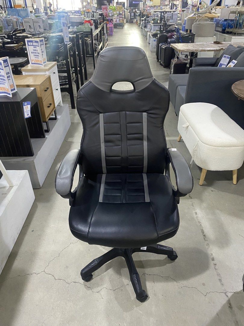 GAMING CHAIR (Category: Chairs) located in Manila. Submitted by amandy.james (Listing ID 1460521607, Image 1). Description: .