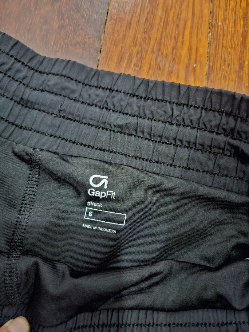 GAP (Category: Activewear) located in Petaling Jaya. Submitted by angel1616 (Listing ID 1460572768, Image 2). Description: .