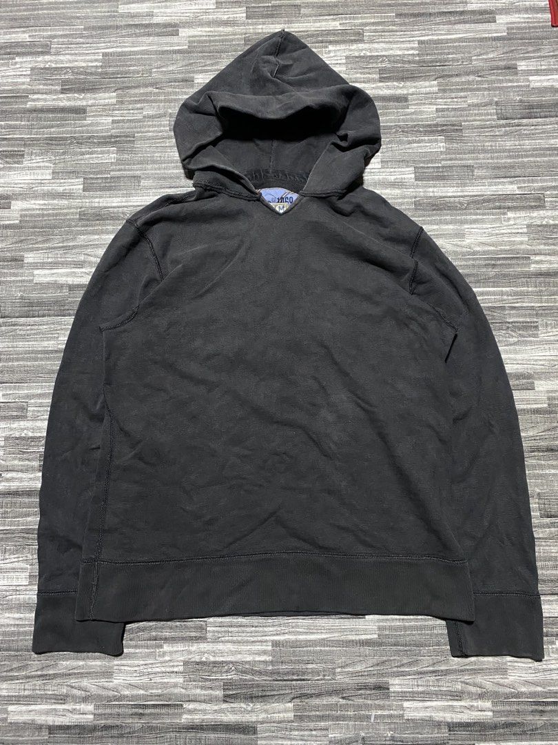 GAP HEAVY HOODIE (Category: Coats, Jackets and Outerwear) located in Orani. Submitted by ayo.magi (Listing ID 1460663995, Image 1). Description: .