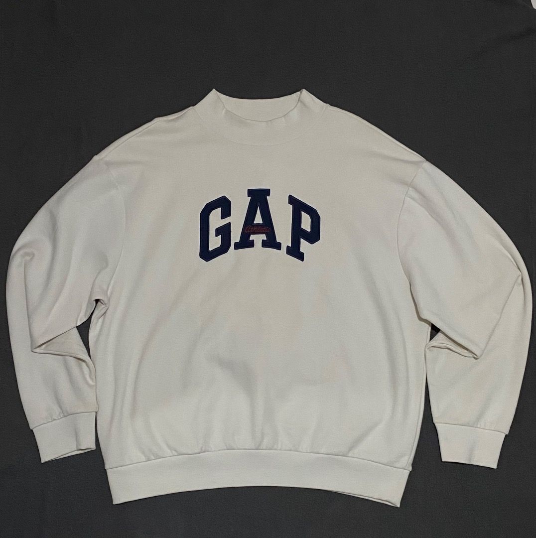 GAP (Large) (Category: Coats, Jackets and Outerwear) located in Caloocan City. Submitted by porkandbins (Listing ID 1460682795, Image 1). Description: .