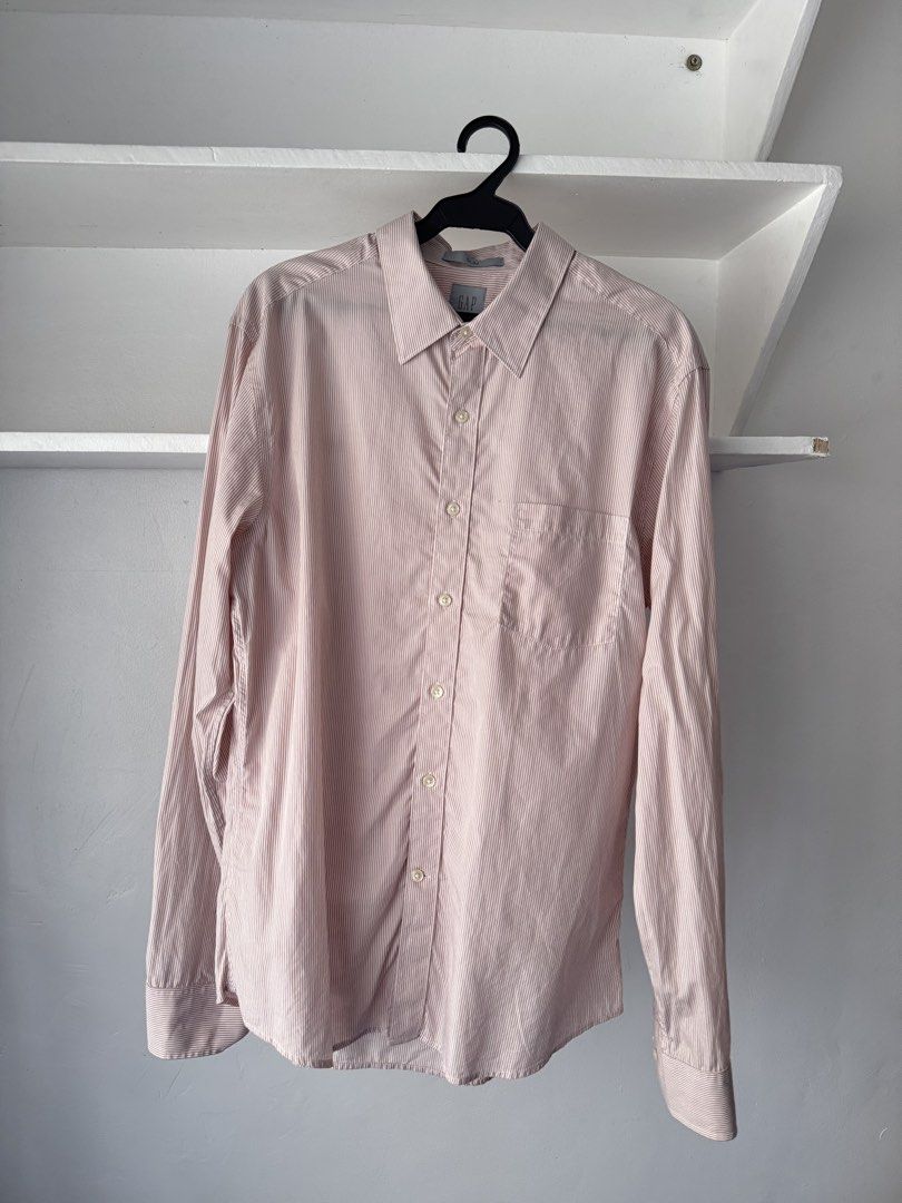 Gap Oxford Pink button down shirt Large (Category: Tshirts & Polo Shirts ) located in Makati City. Submitted by manilacurations (Listing ID 1460658879, Image 1). Description: Gap Oxford Pink button down shirt Large (23/31) | Lightly used 600 Makati Lalamove / Pick up @manilacurations on ig!.