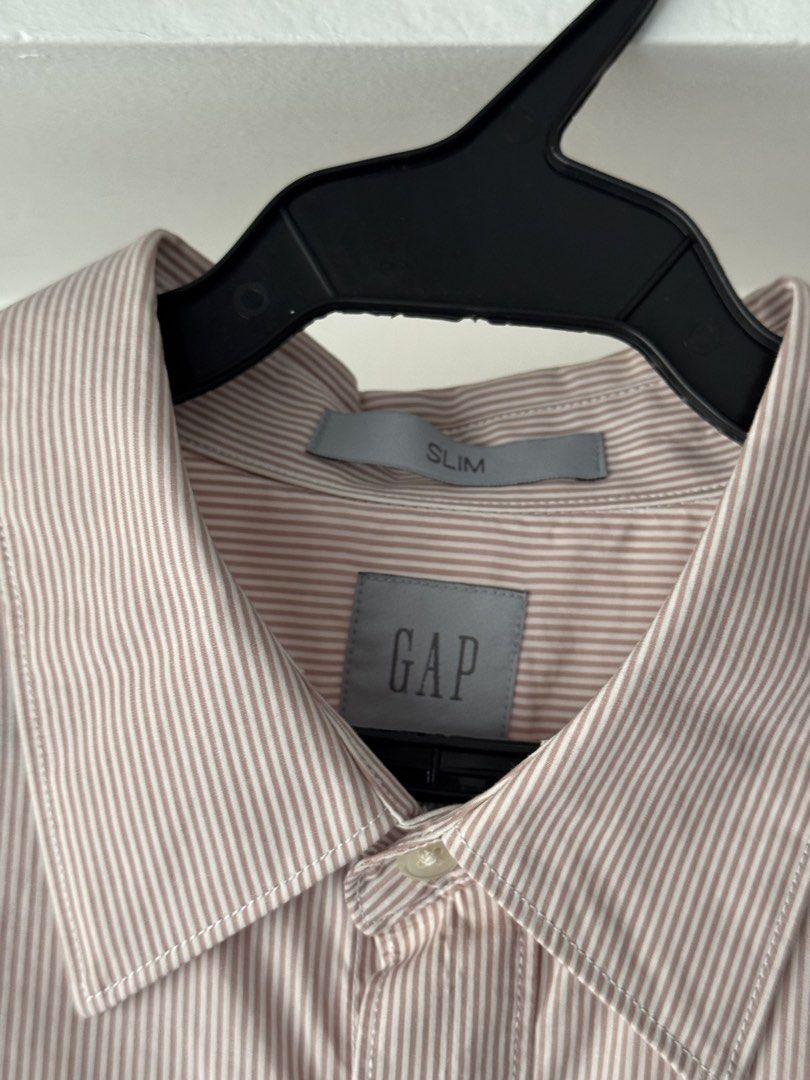 Gap Oxford Pink button down shirt Large (Category: Tshirts & Polo Shirts ) located in Makati City. Submitted by manilacurations (Listing ID 1460658879, Image 3). Description: Gap Oxford Pink button down shirt Large (23/31) | Lightly used 600 Makati Lalamove / Pick up @manilacurations on ig!.