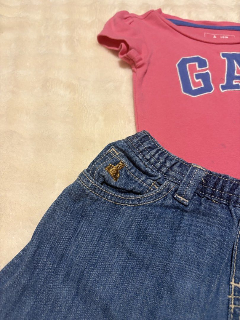 Gap Set (Category: Babies & Kids Fashion) located in Ampang. Submitted by heyyssyahhh (Listing ID 1460633635, Image 2). Description: Shirt is free, got stain Skirt 12-18m.