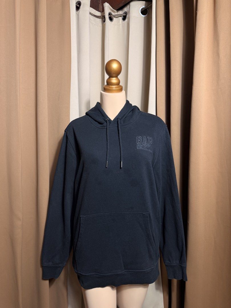 Gap Unisex Pullover Hoodie (Category: Coats, Jackets and Outerwear) located in Pateros City. Submitted by jnnhfrnndz (Listing ID 1460514474, Image 1). Description: Gap Unisex Freesize up to Large Need wash ✨ NEW ARRIVALS! ✨ BRANDED HOODIES & SWEATERS 🧥💗 📌 UKAY ITEMS / PRELOVED 📌 Please MANAGE YOUR EXPECTATIONS — these are ukay pieces, so may possible signs of usage, minor stains, fading, or other imperfections. 📌 ALL ITEMS NEED WASHING befor