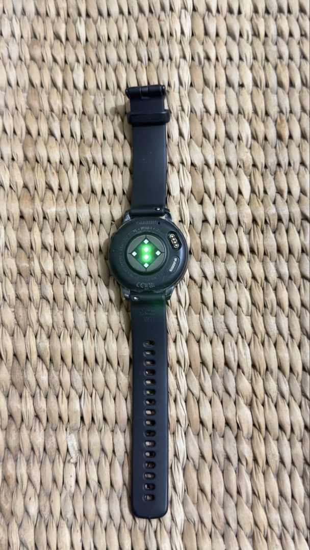 Garmin Venu 4 41mm (Category: Women's Watches) located in Taguig. Submitted by shopwithshayot (Listing ID 1460662721, Image 3). Description: still in good condition No box With original charger bought December 2025 RFS: need funds Negotiable for sure buyer.