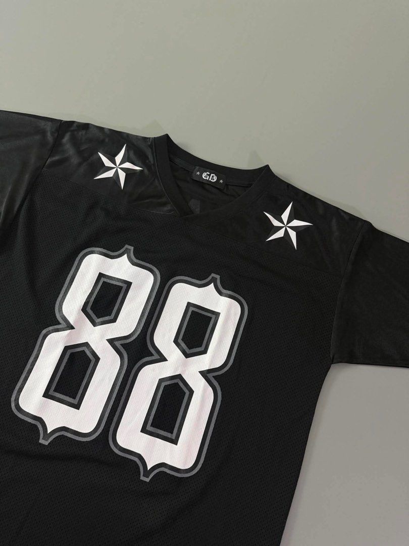 G-DRAGON (Category: Tshirts & Polo Shirts ) located in Guagua. Submitted by sweetboyy (Listing ID 1460523954, Image 3). Description: G-DRAGON EXCELLENT CONDITION / NO ISSUE FIT TO LARGE TO XLARGE / DIMES L27.5 W23.