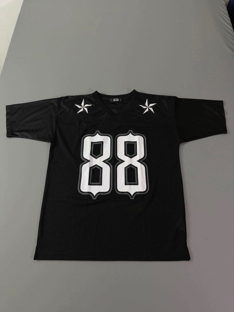 G-DRAGON (Category: Tshirts & Polo Shirts ) located in Guagua. Submitted by sweetboyy (Listing ID 1460523954, Image 1). Description: G-DRAGON EXCELLENT CONDITION / NO ISSUE FIT TO LARGE TO XLARGE / DIMES L27.5 W23.