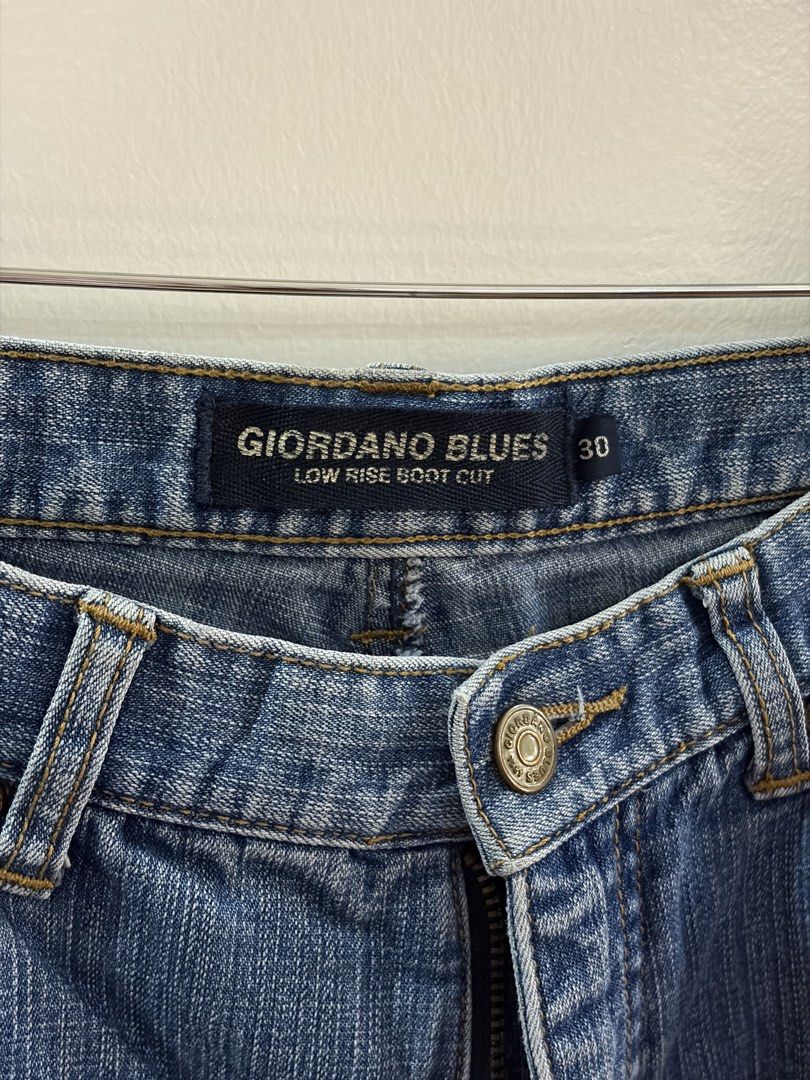 Giordano Blues Low Rise Boot Cut Denim (Category: Jeans) located in San Juan City. Submitted by sel.ler (Listing ID 1460637366, Image 3). Description: .