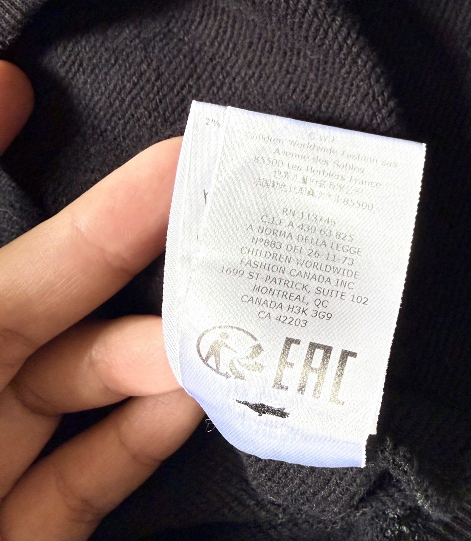 Givenchy (Category: Babies & Kids Fashion) located in Tarlac. Submitted by giannisdeclutters4106 (Listing ID 1460559943, Image 3). Description: Like new Complete tags Fits 10-12yrs.