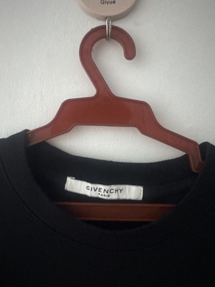 Givenchy Bambi (Category: Luxury Apparel) located in Santa Ana. Submitted by deyaaaan88 (Listing ID 1460645241, Image 2). Description: Dimes 18x25-26 Issue: cut tag/wash tag.