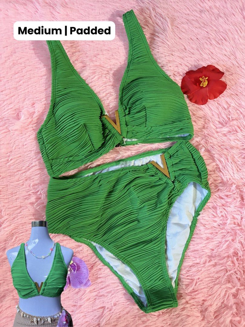 Green Ruched Bikini Set - Medium | Padded (Category: Bikinis & Swimsuits) located in Manila. Submitted by ki_leya (Listing ID 1460643361, Image 1). Description: brand new with pouch ₱150 📍cubao 🚚 jnt, lalamove, pick up.