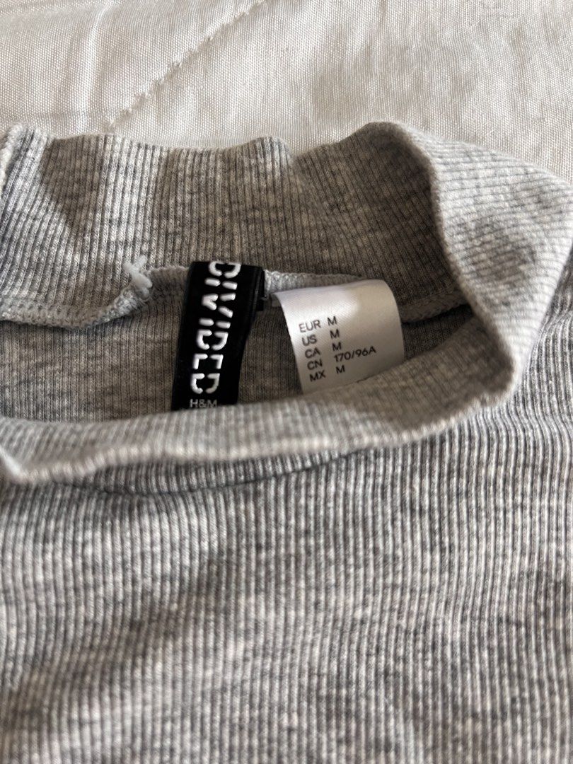 Grey Turtle Neck Tank Top (Category: Blouses) located in Taguig. Submitted by gingerderp (Listing ID 1460566379, Image 2). Description: Office siren vibes and perfect closet basic for them formal workers 😎.