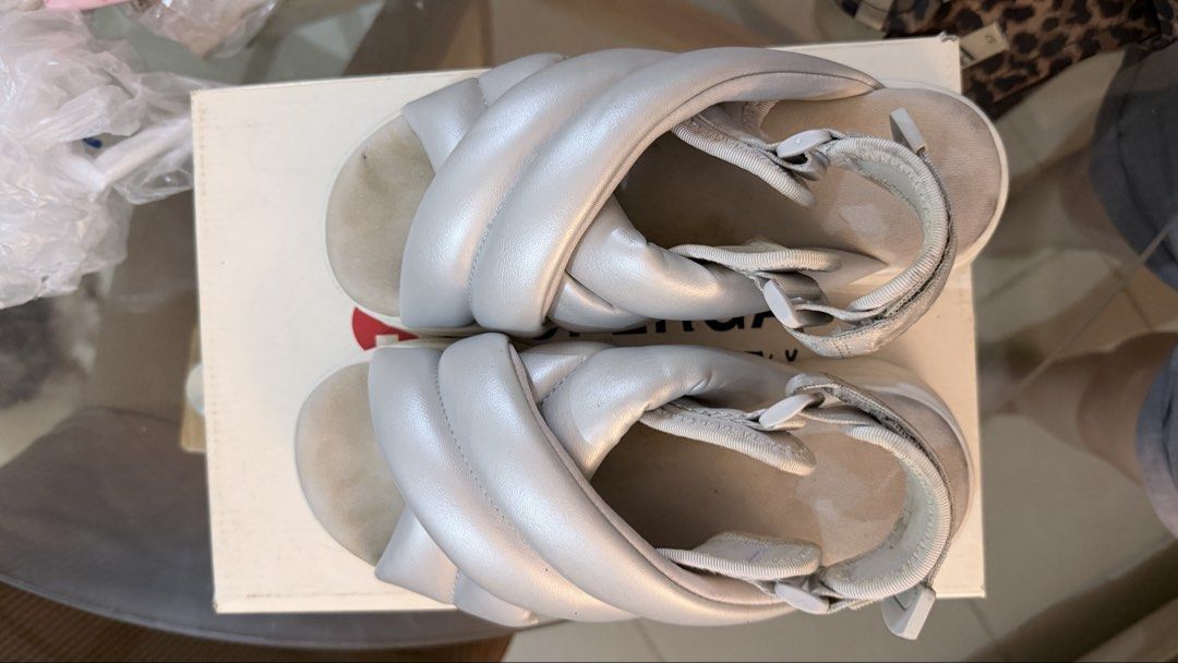 GU Silver Puffy wedge (Category: Wedges) located in Quezon City. Submitted by bangtankthv (Listing ID 1460689266, Image 1). Description: Just needs cleaning. NO flaws.