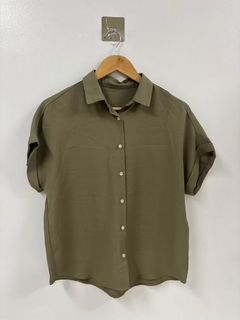 (Category: ) located in . Submitted by wintersummerboutique (Listing ID 1460640063, Image 1). Description: .