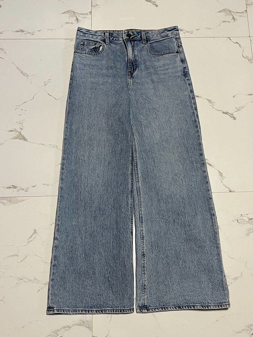 GU BAGGY PANTS (Category: Announcements) located in Tacloban City. Submitted by cobe_finds (Listing ID 1460693057, Image 2). Description: Gu DENIM BAGGY PANTS SIZE LARGE on tag Dimes: Waist line: 30-32 Length: 41 Hem: 12 Excellent condition No issue!!! Tacloban city📍.