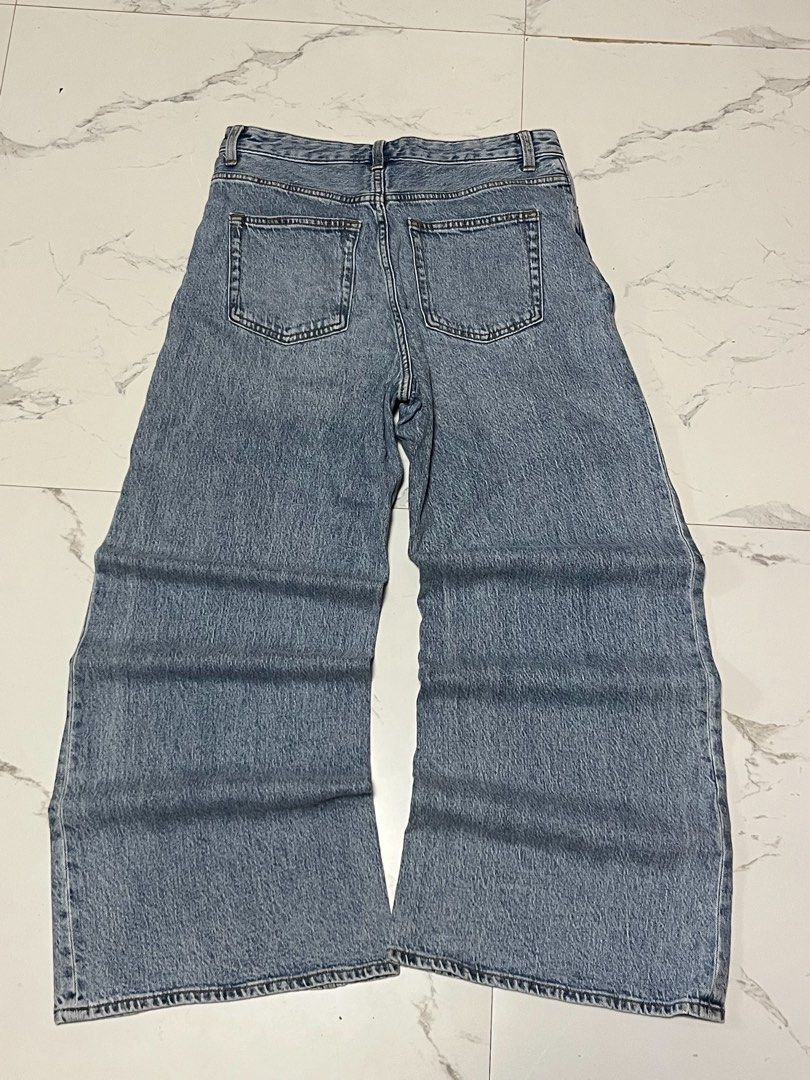 GU BAGGY PANTS (Category: Announcements) located in Tacloban City. Submitted by cobe_finds (Listing ID 1460693057, Image 1). Description: Gu DENIM BAGGY PANTS SIZE LARGE on tag Dimes: Waist line: 30-32 Length: 41 Hem: 12 Excellent condition No issue!!! Tacloban city📍.