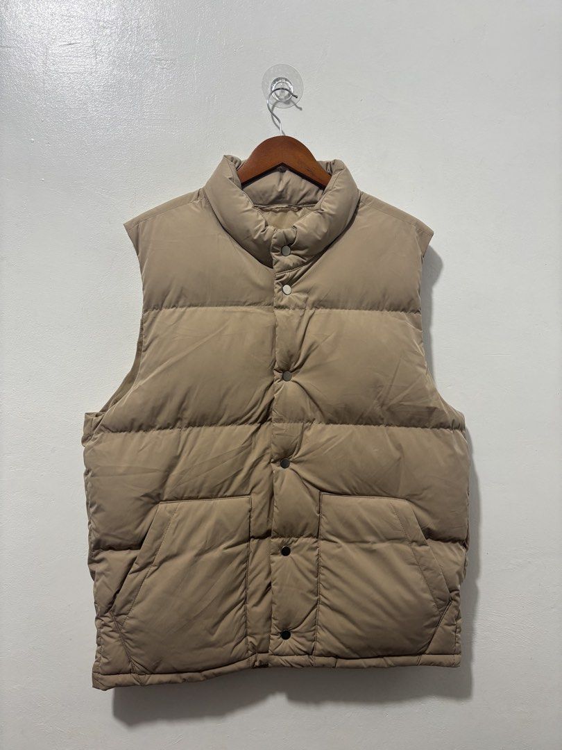 GU Beige Vest Men Large (Category: Coats, Jackets and Outerwear) located in Balanga. Submitted by winterlab_ph (Listing ID 1460631902, Image 3). Description: Code: A858 Width: 24 Length: 29 Shoulders: 18.5 : needs wash : needs wash.