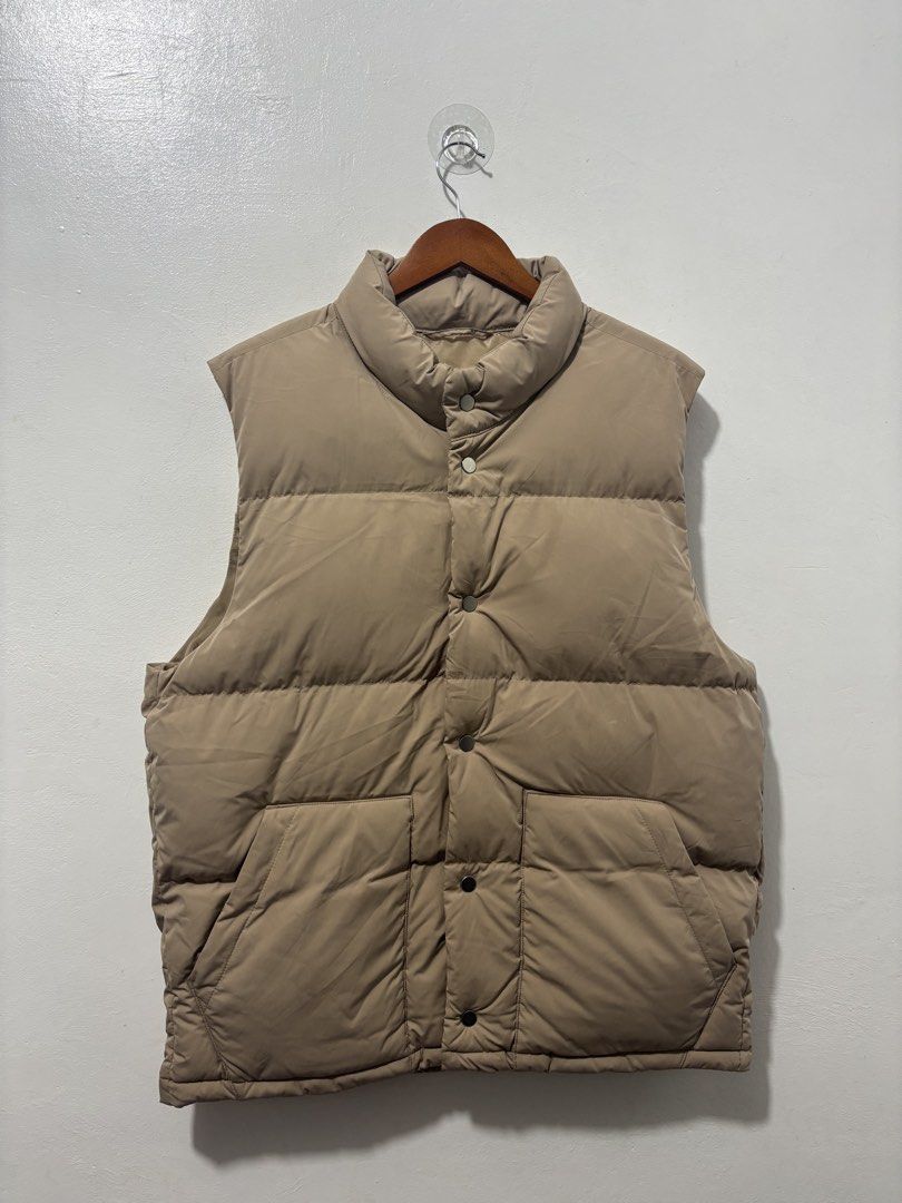 GU Beige Vest Men Large (Category: Coats, Jackets and Outerwear) located in Balanga. Submitted by winterlab_ph (Listing ID 1460631902, Image 2). Description: Code: A858 Width: 24 Length: 29 Shoulders: 18.5 : needs wash : needs wash.