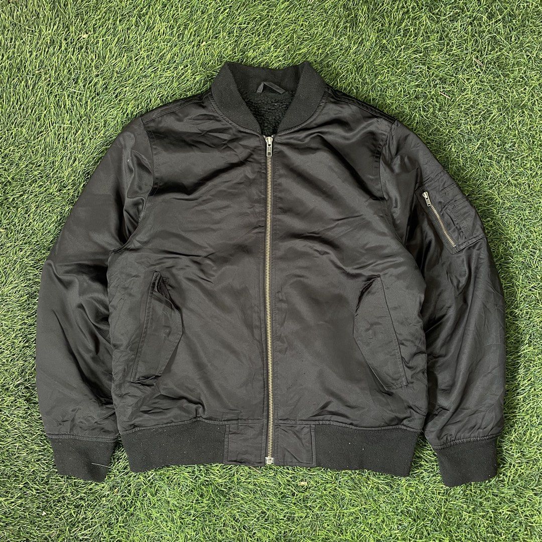GU Sherpa-Lined MA-1 Flight Jacket (Category: Coats, Jackets and Outerwear) located in Pasig City. Submitted by icie_finds (Listing ID 1460532058, Image 1). Description: GU Sherpa-Lined MA-1 Flight Jacket SIZE: Fits Medium (Tag size M) DIMES: W 21.5 L 23.5 Brand: GU (Japan) Style / Model: Sherpa-Lined MA-1 Bomber / Flight Jacket Color: Black Measurements: Length: 23.5 inches Width (Pit to Pit): 21.5 inches Condition: Excellent pre-owned condition