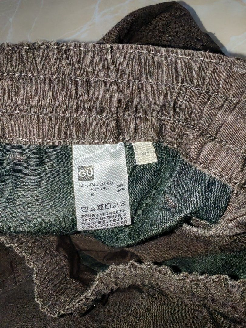 GU super Wide cargo pants (Category: Jeans) located in Cotabato. Submitted by rayhan.thriftee (Listing ID 1460606925, Image 3). Description: GU SUPER WIDE CARGO PANTS Dark brown colorway 29-31 hi waistline 40 length good as new no issue 899 .