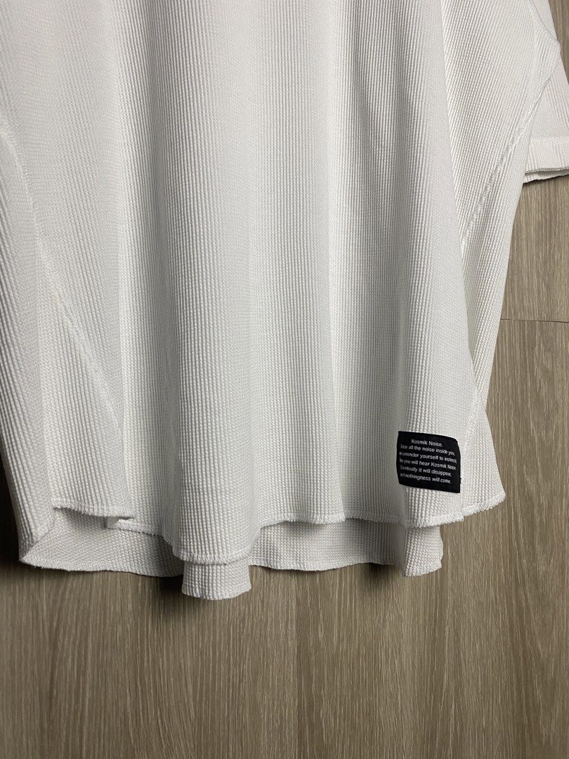 GU x UNDERCOVER KNIT OVERSIZED TEE (Category: Tshirts & Polo Shirts ) located in Marikina City. Submitted by ilayastreetarchives_ (Listing ID 1460698142, Image 3). Description: GU x UNDERCOVER KNIT OVERSIZED TEE Size tagged: XL (XL/XXL FIT) Width/Waist: 26 Length: 33 Condition: 9.5/10 Issue: none Color rate: 9.5/10 M/mine: 480 PHP.