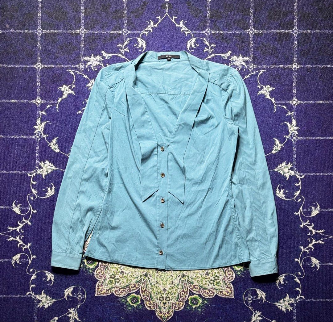 Gucci Tomford 08 Long sleeve Blouse (Category: Blouses) located in Valenzuela. Submitted by telagram (Listing ID 1460690492, Image 1). Description: Ask for the pic issues.