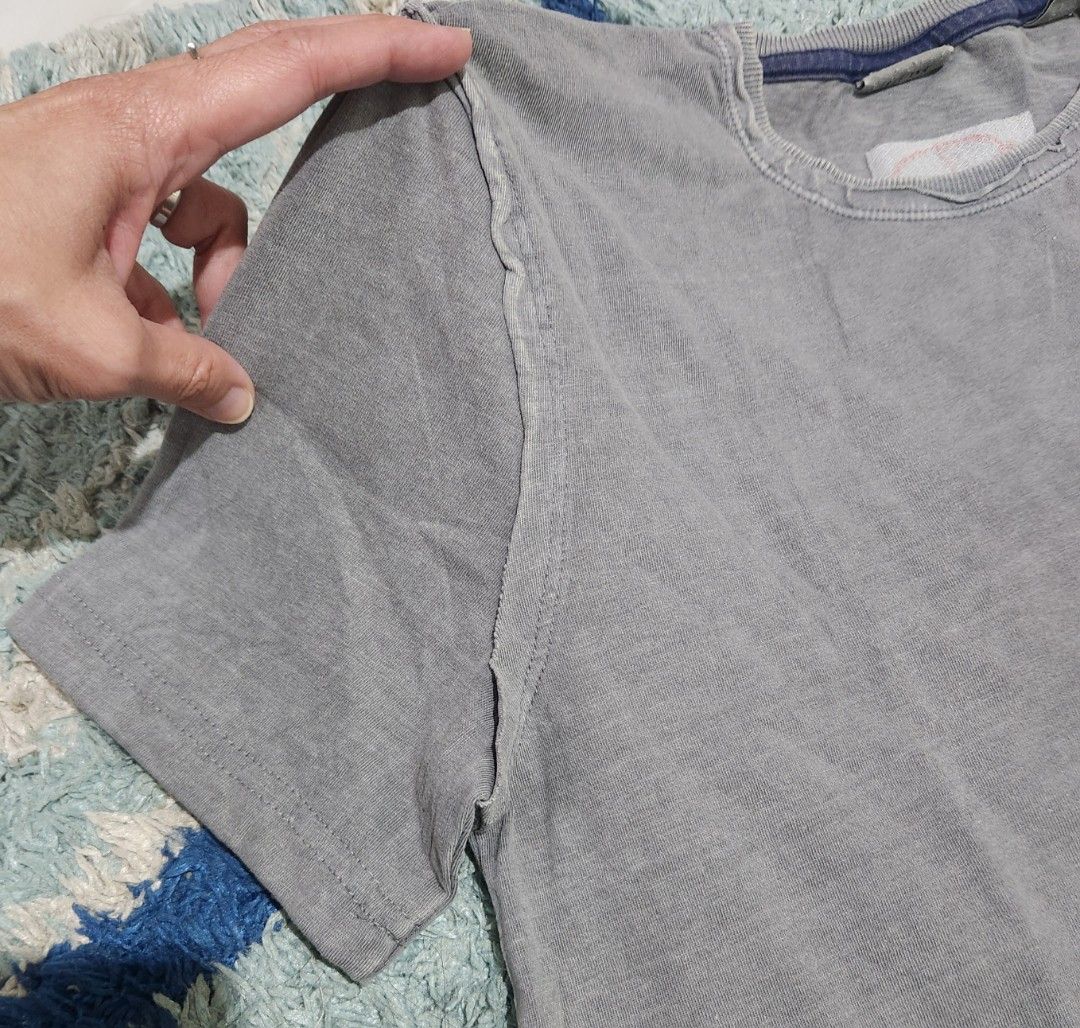 GUESS shirt for teens part 2 (Category: Shirts) located in Baliuag. Submitted by fastforest.d91f92 (Listing ID 1460626184, Image 3). Description: Original factory pullout kaya kapareho nya ang mga nasa mall 😉 Pwede sa adult women or men basta kasya sa measurement ng bust size posted. Price is negotiable, pwedeng tumawad lalo na kung kukuha ng marami 😉❤️ Payment via gcash or bpi deposit, payment first before shipping Courier: J&T.