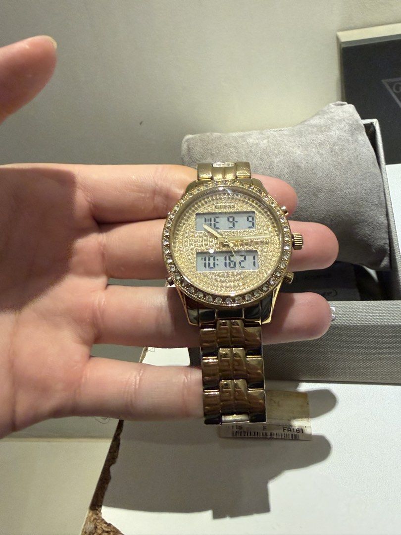Guess watch gold hybrid (Category: Women's Watches) located in Dasmarinas. Submitted by rjrjrj114 (Listing ID 1460679454, Image 1). Description: Slightly used almost no scratches Analog and digital interface (hybrid) 39mm Water resistant 9500 srp Newly serviced(new battery) Selling for only: 5,000 pesos.