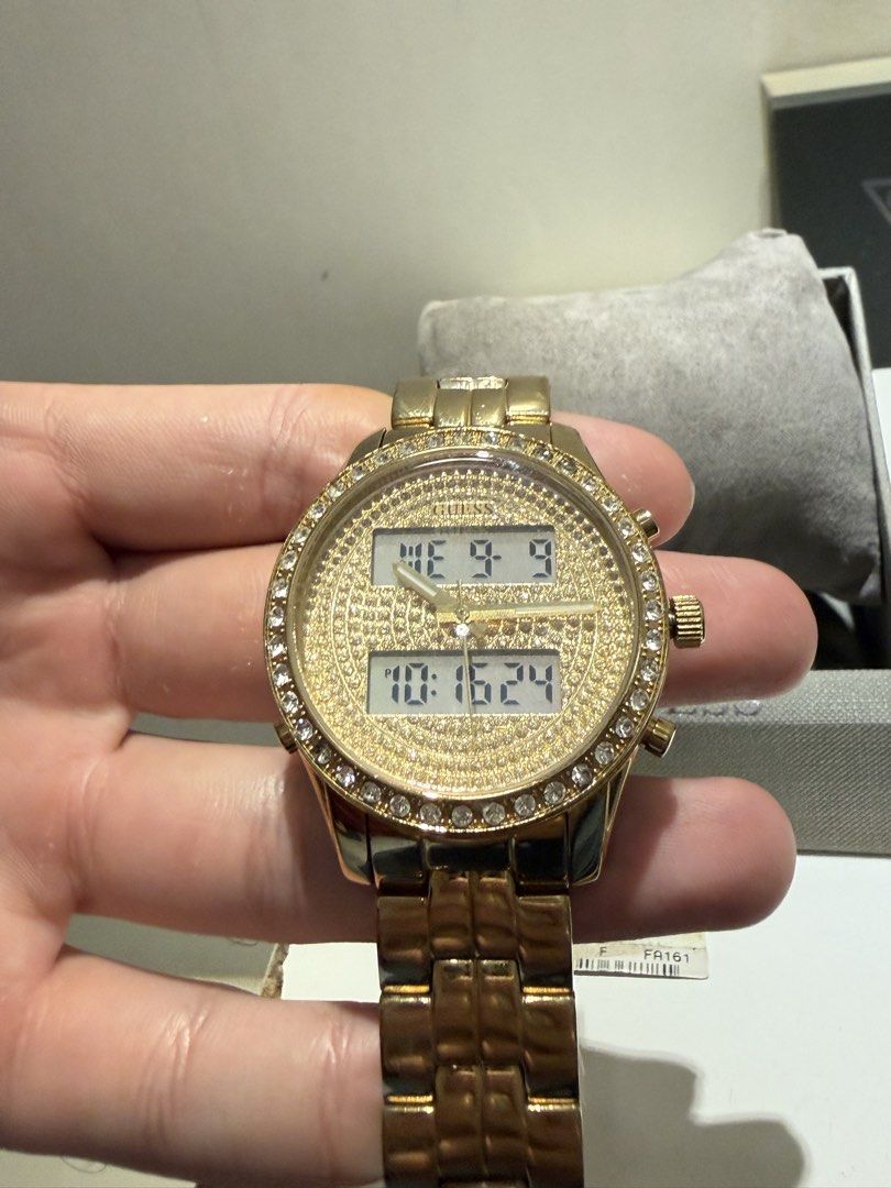 Guess watch gold hybrid (Category: Women's Watches) located in Dasmarinas. Submitted by rjrjrj114 (Listing ID 1460679454, Image 3). Description: Slightly used almost no scratches Analog and digital interface (hybrid) 39mm Water resistant 9500 srp Newly serviced(new battery) Selling for only: 5,000 pesos.