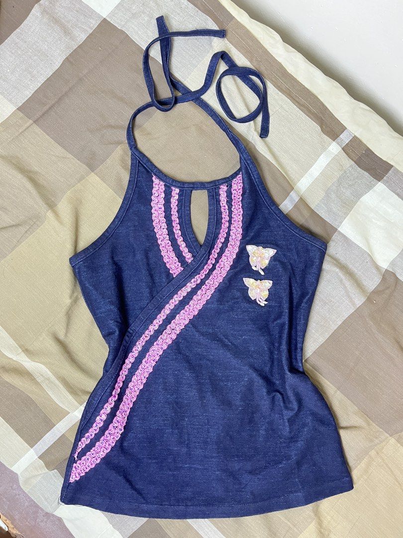 Halter top (Category: Others Tops) located in San Jose. Submitted by thymies (Listing ID 1460551566, Image 1). Description: .