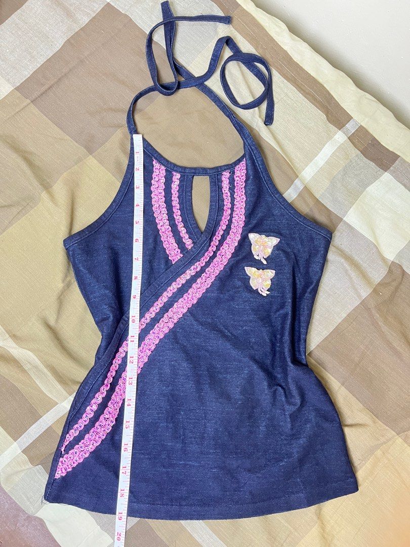 Halter top (Category: Others Tops) located in San Jose. Submitted by thymies (Listing ID 1460551566, Image 3). Description: .