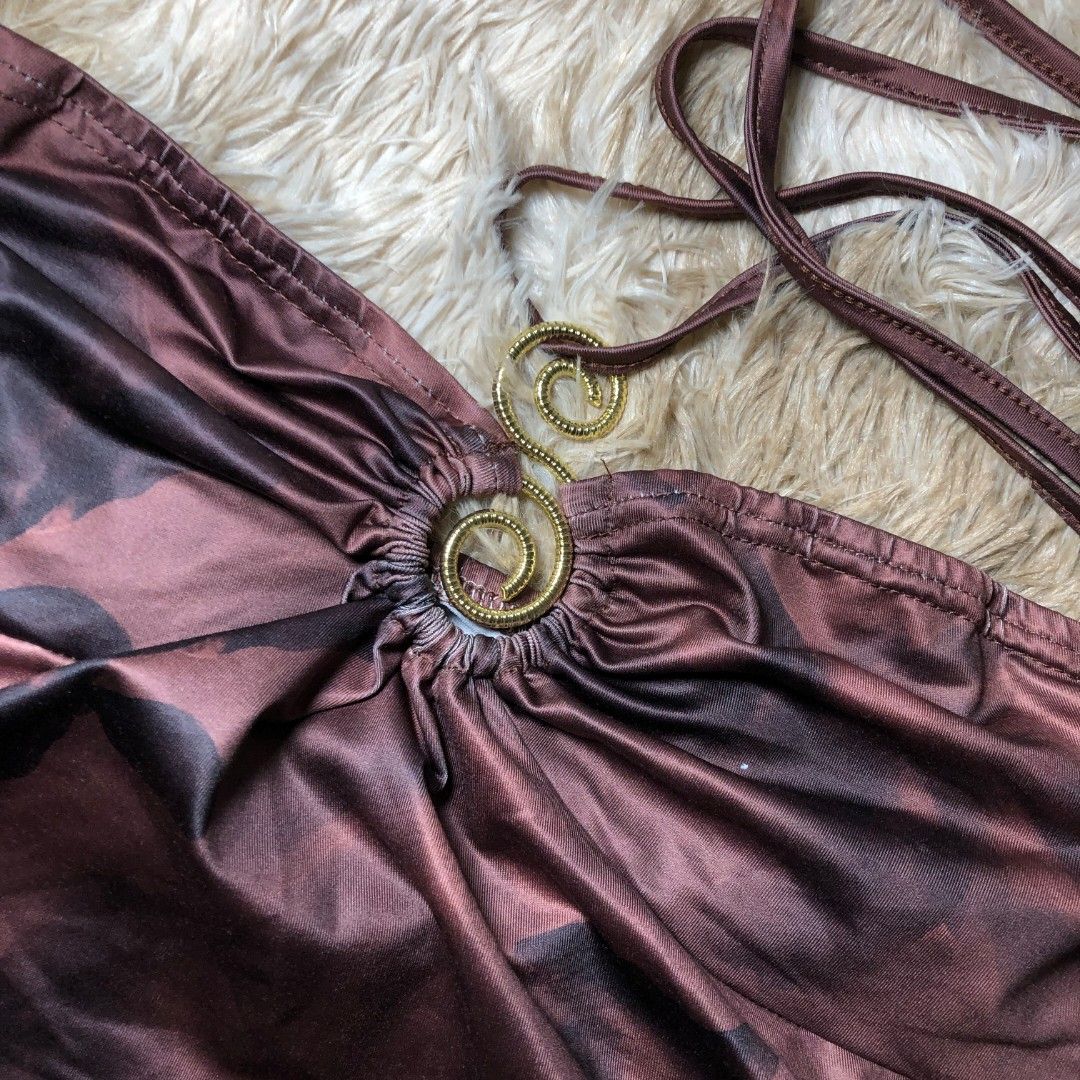 HALTER TOP (Category: Sleeveless) located in Cavite. Submitted by decon0217 (Listing ID 1460605883, Image 2). Description: HALTER TOP ‎ ‎• ₱250 ‎• S-M ‎• Like new (used once for photoshoot only) ‎• No issue ‎• Payment first (no COD) ‎• MOP: Gcash ‎• MOD: j&t or lalamove ‎ ‎📍 General Trias, Cavite ‎ ‎Dm if interested 📩 ‎ ‎.