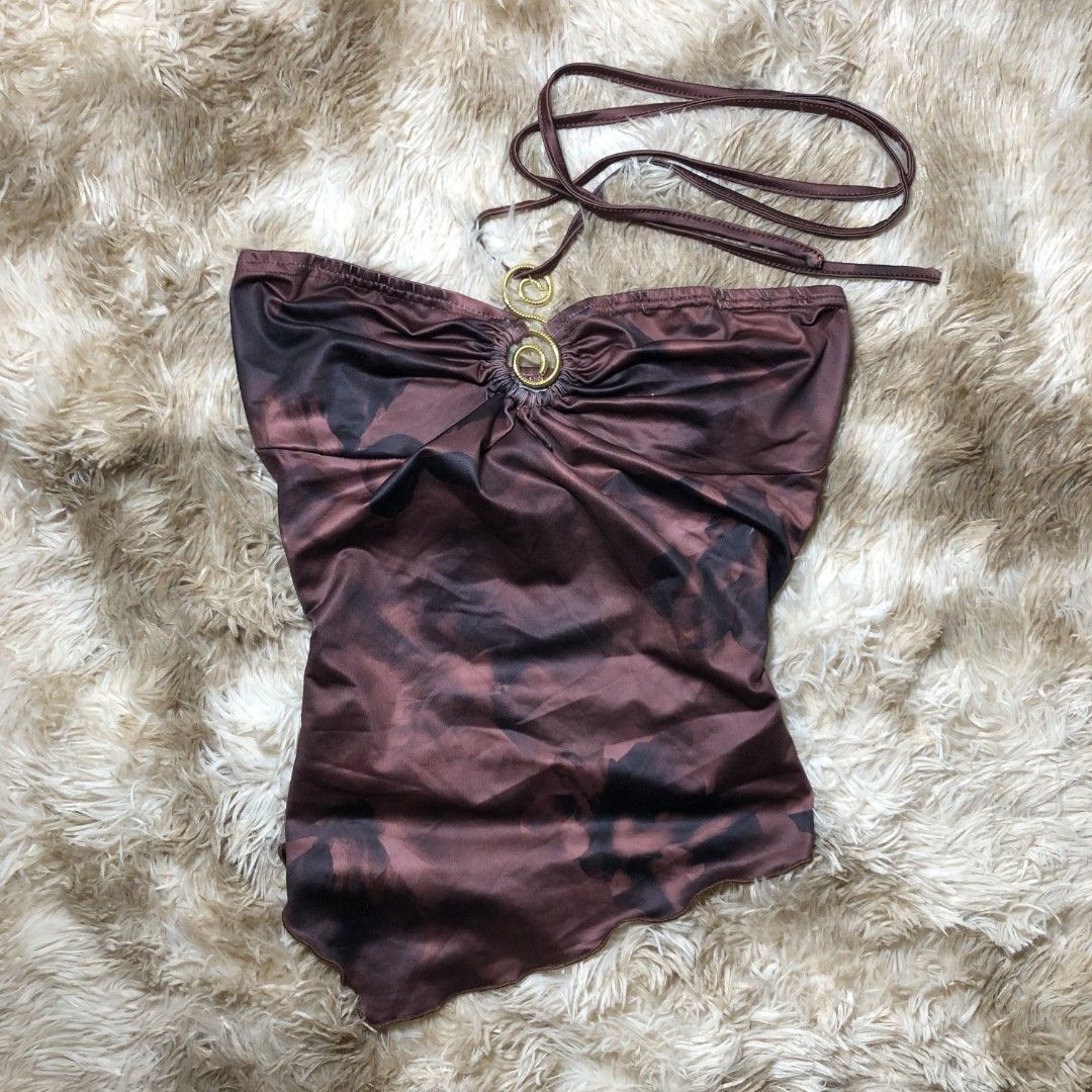 HALTER TOP (Category: Sleeveless) located in Cavite. Submitted by decon0217 (Listing ID 1460605883, Image 1). Description: HALTER TOP ‎ ‎• ₱250 ‎• S-M ‎• Like new (used once for photoshoot only) ‎• No issue ‎• Payment first (no COD) ‎• MOP: Gcash ‎• MOD: j&t or lalamove ‎ ‎📍 General Trias, Cavite ‎ ‎Dm if interested 📩 ‎ ‎.