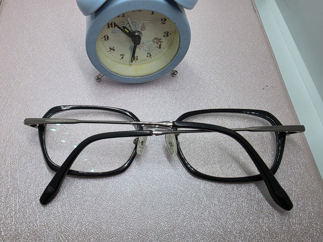 HammerPrint frame (Category: Sunglasses & Eyewear) located in La Trinidad. Submitted by zasha28 (Listing ID 1460566993, Image 2). Description: replaceable lens best fit for men unisex frame Original replaceable lens.
