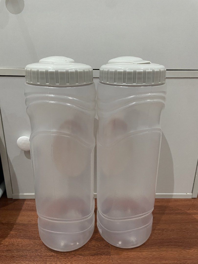 Handy Fridge Bottle 1.8L (Category: Pitchers & Dispensers) located in Quezon City. Submitted by mugs.meowph (Listing ID 1460635667, Image 1). Description: 2pcs 1.8L .