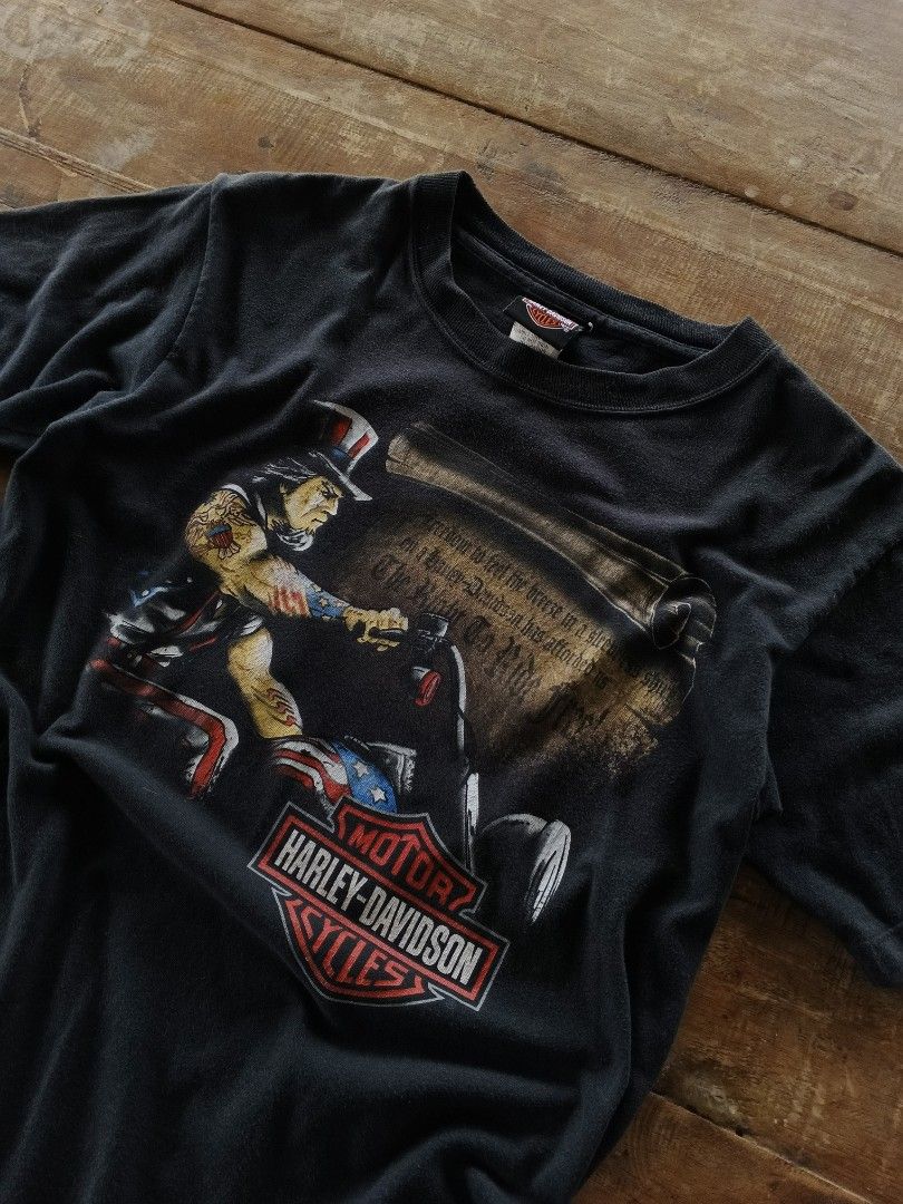 Harley Davidson 00's Graphic Shirt (Category: Tshirts & Polo Shirts ) located in Manila. Submitted by commonmwear (Listing ID 1460628685, Image 1). Description: •No issues •size small •10/10 color rate •as new condition •19 width •26 length Dm for more info! .