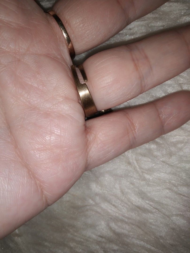 Heart stone ring size 8 (Category: Rings) located in Quezon City. Submitted by eidorableshop (Listing ID 1460564956, Image 2). Description: bronze.