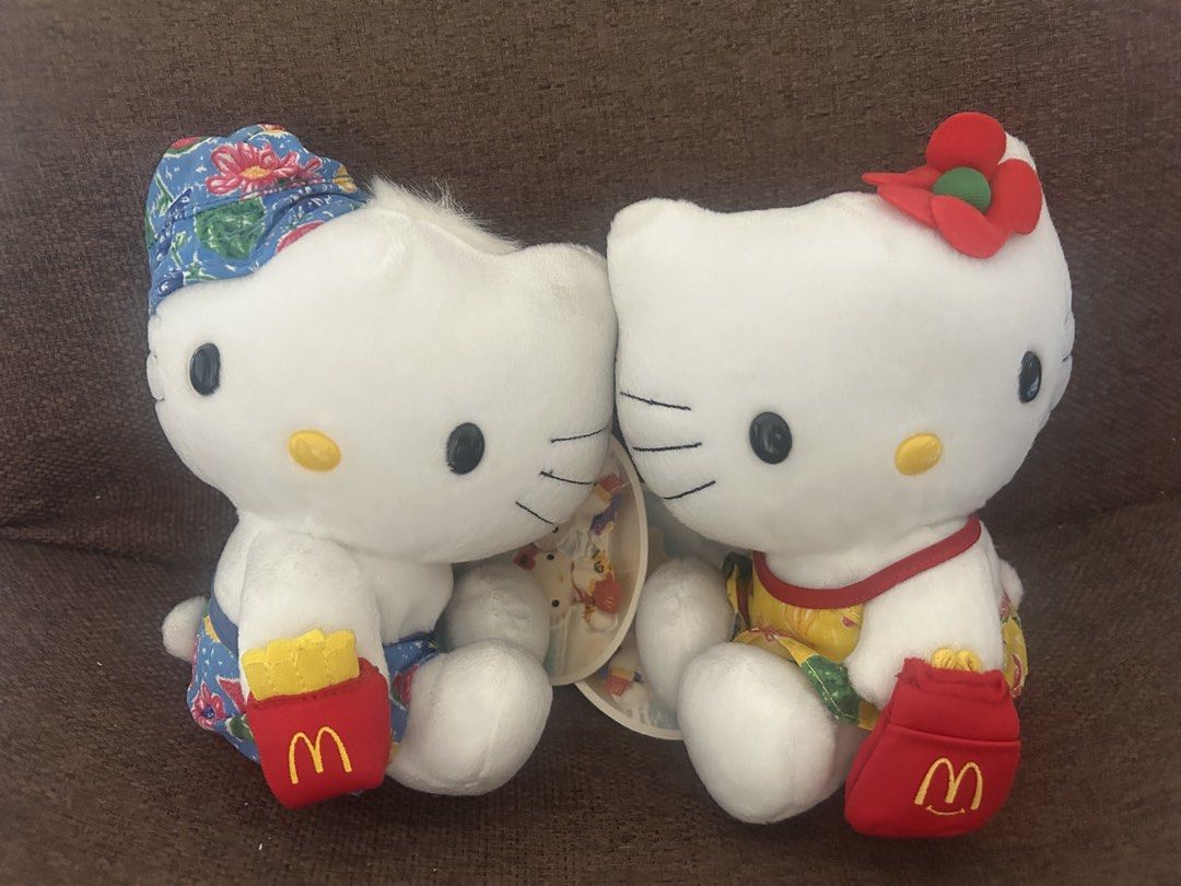 Hello Kitty & Dear Daniel in Swimwear (Category: Character Goods) located in Binan City. Submitted by impulsebuyer12 (Listing ID 1460535497, Image 1). Description: Mcdo promo sometime 1999 to early 2000 .
