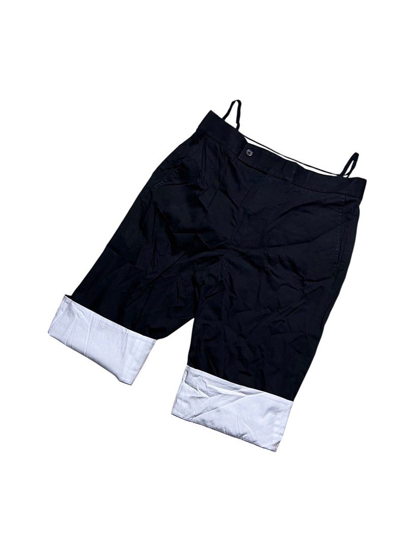 HELMUT LANG GUSSET SHORT (Category: Shorts) located in Las Pinas. Submitted by greedythrifterz (Listing ID 1460557467, Image 1). Description: HELMUT LANG GUSSET SHORT DIMES- WIDTH 28-29, LENGTH 24.5. THIGHS 10 LEG OPEN 8 (ALL INCHES) NO ISSUE, NEED WASHB ONLY, FREESHIP AND NEGOTIABLE .