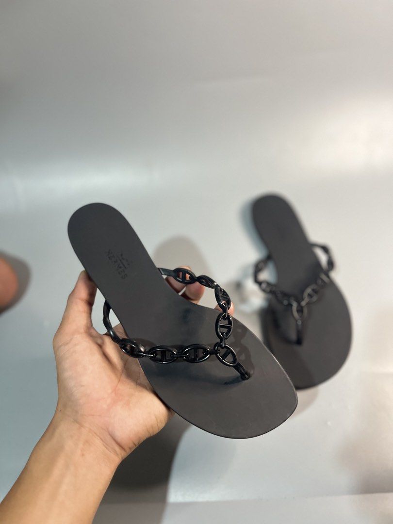 Hermes (Category: Sneakers) located in Cagayan de Oro. Submitted by david_thrift (Listing ID 1460508946, Image 2). Description: .