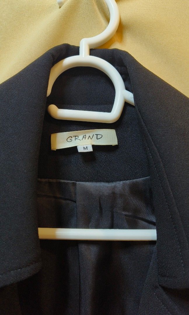 High quality outercoat (Category: Coats, Jackets and Outerwear) located in Baguio. Submitted by esselingri00355 (Listing ID 1460586126, Image 3). Description: no issue W21½ L33 10/10 color rate (black) 550+sf gcash payment j&t washed, ready to wear.