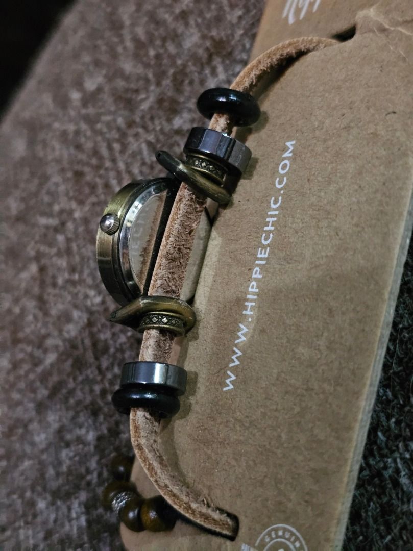 Hippie Chick Watch ladies (Category: Women's Watches) located in Caloocan City. Submitted by yatsbatoyskie (Listing ID 1460707636, Image 2). Description: Hippie Chick Watch ladies quartz in brand new condition meetup or via lalamove caloocan sm grand monumento .